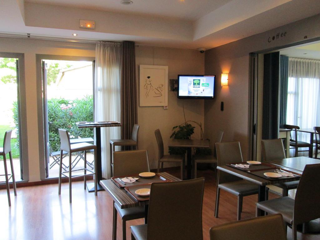 Top Motel Istres Exterior photo