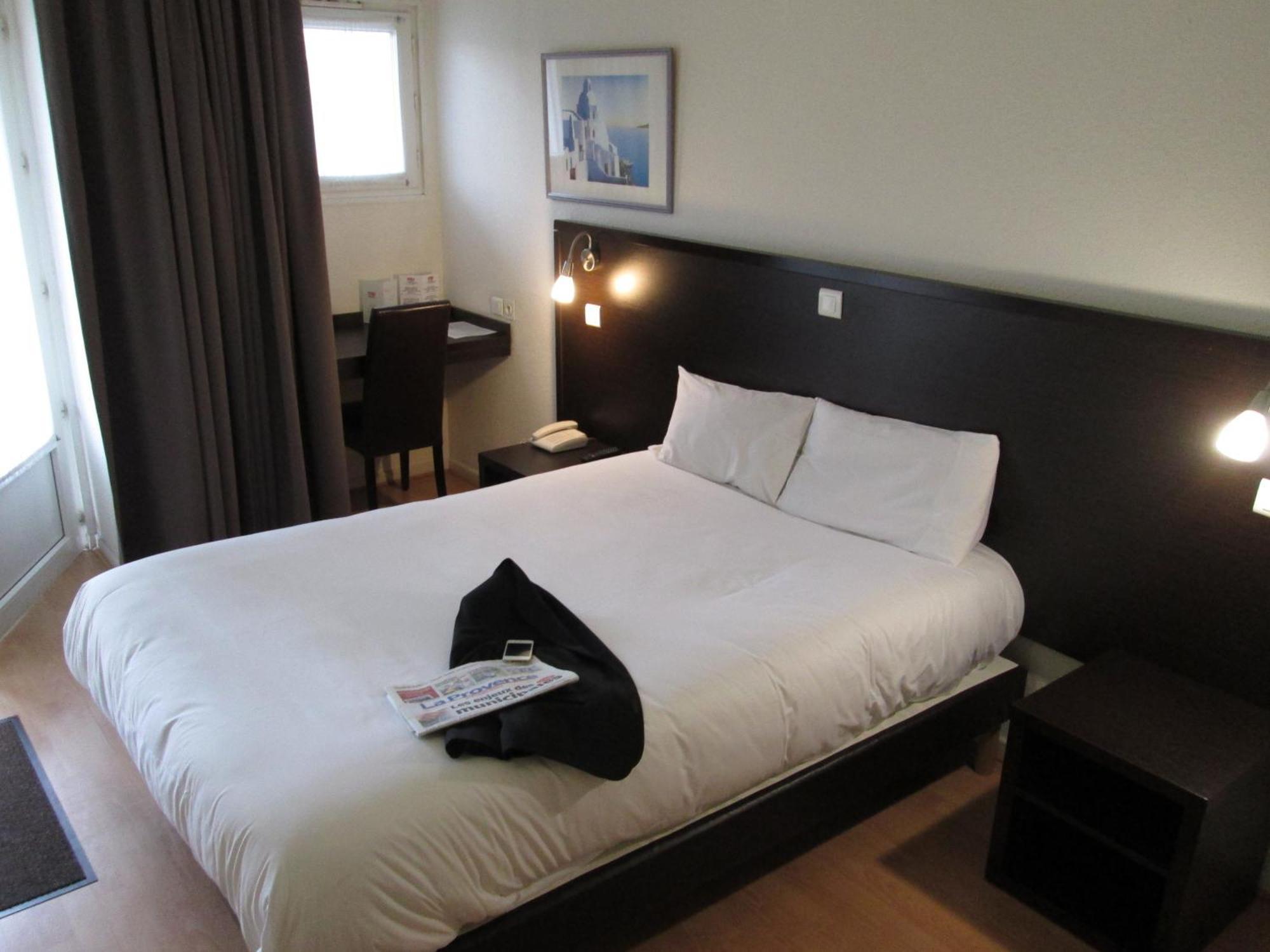 Top Motel Istres Exterior photo