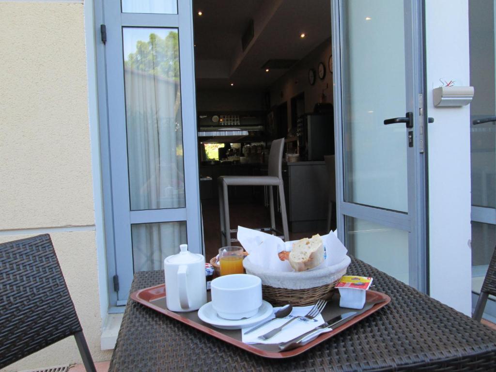 Top Motel Istres Exterior photo