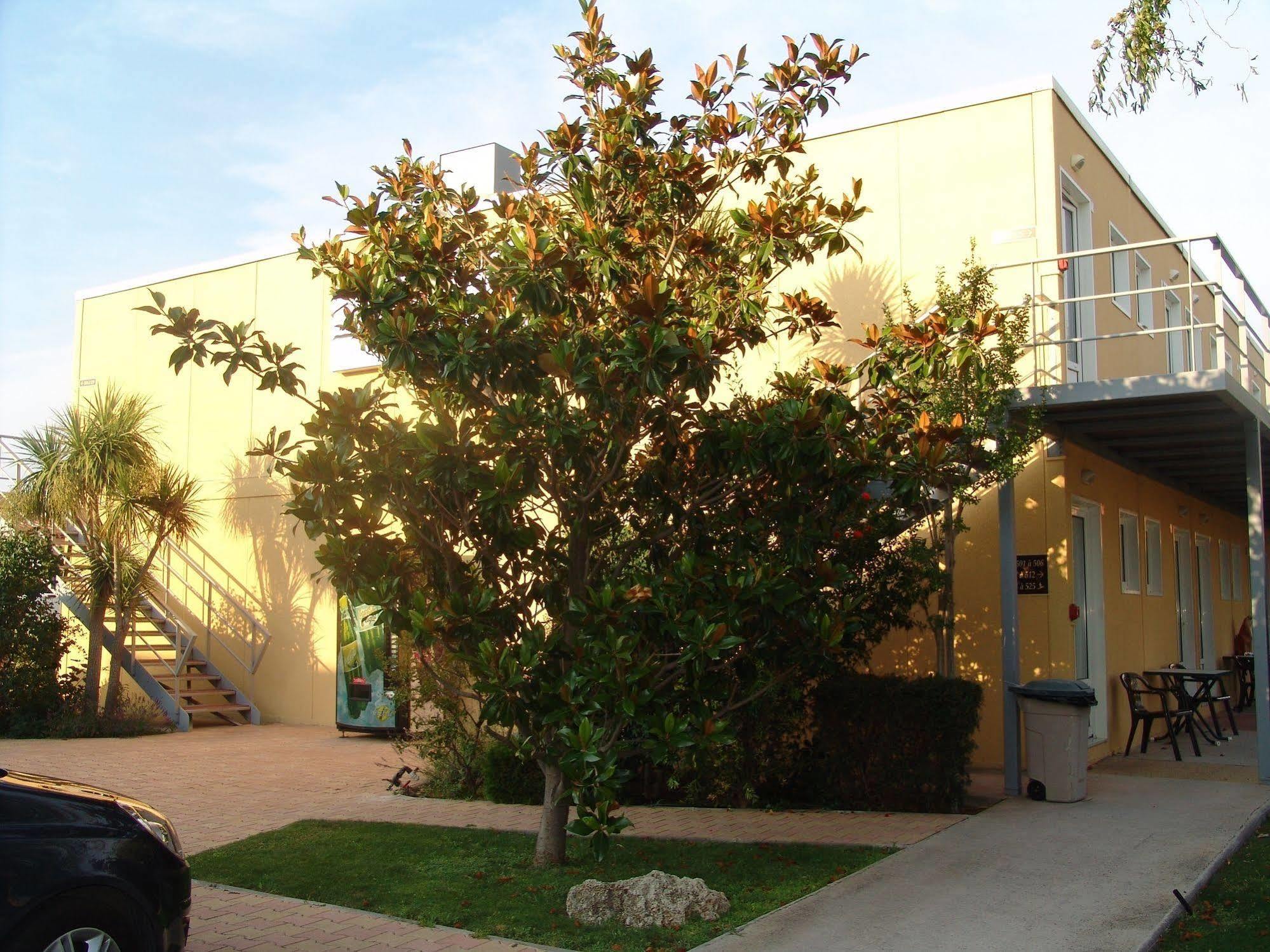 Top Motel Istres Exterior photo